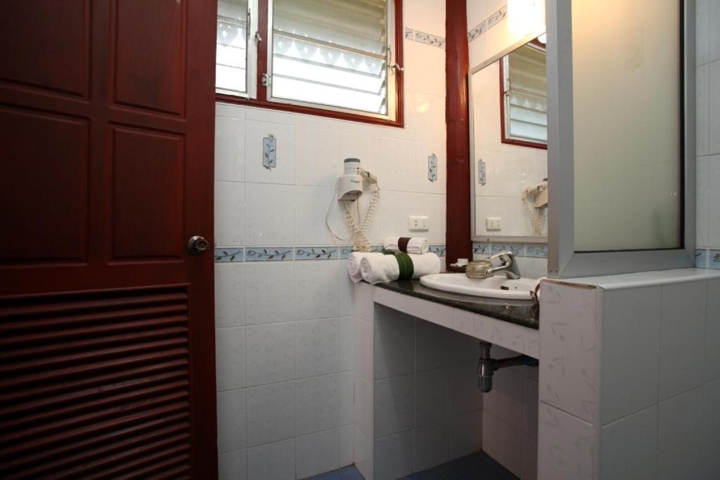 Vansana Nam Ngum Resort Виентиане Стая снимка